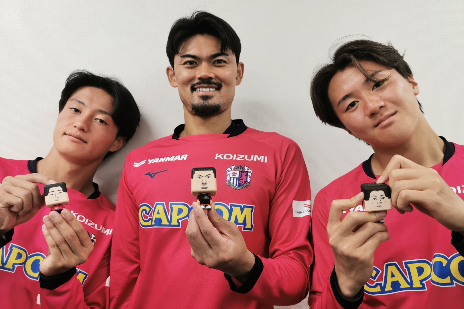 カレンダーや秋冬物のアパレル、Bluetoothミニスピーカー「BITVOL」や